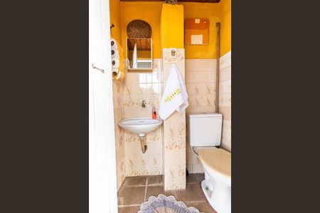 Casa à venda com 247m², 3 quartos e 2 vagasBanheiro de Serviço