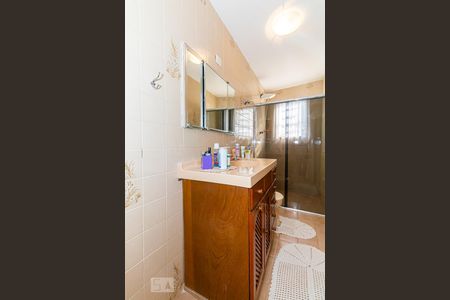 Casa à venda com 247m², 3 quartos e 2 vagasBanheiro da Suíte