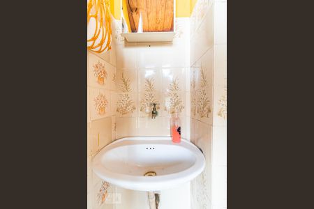 Casa à venda com 247m², 3 quartos e 2 vagasBanheiro de Serviço