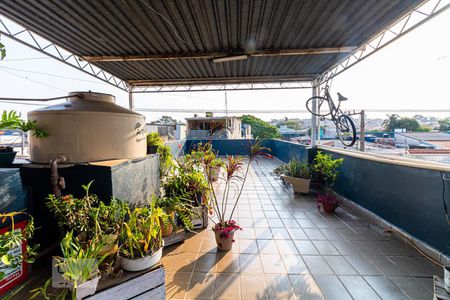 Casa à venda com 247m², 3 quartos e 2 vagasTerraço e Área de Serviço 2