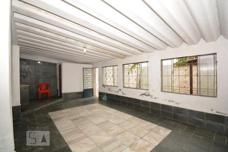 Casa à venda com 300m², 3 quartos e 6 vagasÁrea Externa