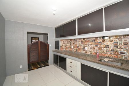 Casa à venda com 300m², 3 quartos e 6 vagasCozinha