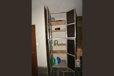 Casa à venda com 300m², 3 quartos e 6 vagasArmário da Área de Serviço