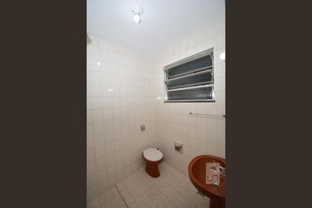 Casa à venda com 300m², 3 quartos e 6 vagasBanheiro 2