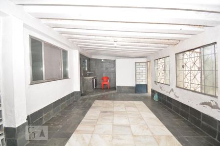 Casa à venda com 300m², 3 quartos e 6 vagasÁrea Externa