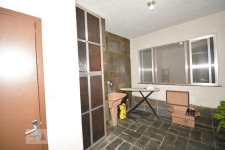Casa à venda com 300m², 3 quartos e 6 vagasÁrea de Serviço