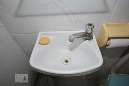 Casa à venda com 300m², 3 quartos e 6 vagasBanheiro de Serviço