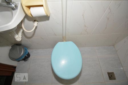 Casa à venda com 300m², 3 quartos e 6 vagasBanheiro de Serviço