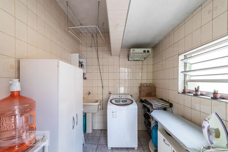 Casa à venda com 250m², 4 quartos e 2 vagas Casa à venda com 250m², 4 quartos e 2 vagasÁrea de Serviço