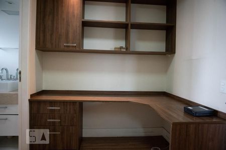 Apartamento à venda com 93m², 2 quartos e 2 vagasEscritório