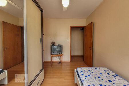 Quarto de apartamento à venda com 2 quartos, 80m² em Medianeira, Porto Alegre