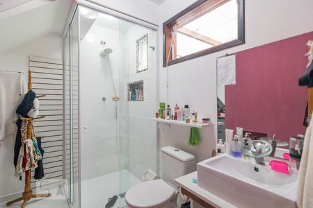 Casa à venda com 240m², 3 quartos e 3 vagas Casa à venda com 240m², 3 quartos e 3 vagasBanheiro