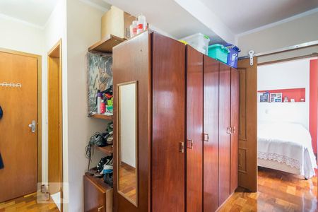 Casa à venda com 240m², 3 quartos e 3 vagas Casa à venda com 240m², 3 quartos e 3 vagasCloset da Suíte 1