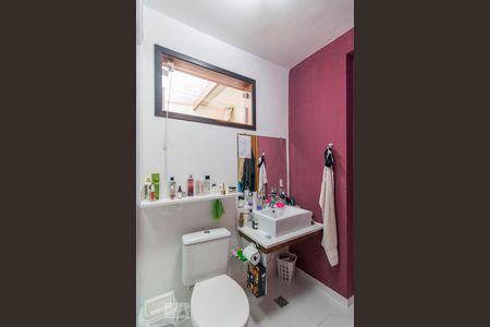 Casa à venda com 240m², 3 quartos e 3 vagas Casa à venda com 240m², 3 quartos e 3 vagasBanheiro