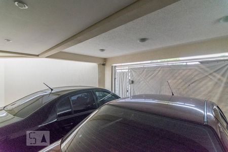 Casa à venda com 240m², 3 quartos e 3 vagas Casa à venda com 240m², 3 quartos e 3 vagasGaragem