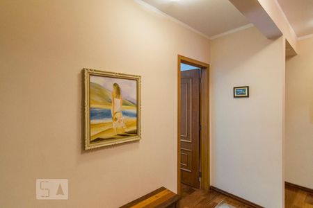 Casa à venda com 240m², 3 quartos e 3 vagas Casa à venda com 240m², 3 quartos e 3 vagasHall da Escada