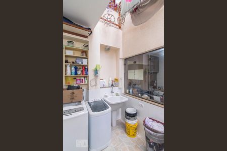 Casa à venda com 240m², 3 quartos e 3 vagas Casa à venda com 240m², 3 quartos e 3 vagasÁrea de Serviço