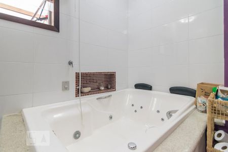 Casa à venda com 240m², 3 quartos e 3 vagas Casa à venda com 240m², 3 quartos e 3 vagasBanheira da Suíte 1