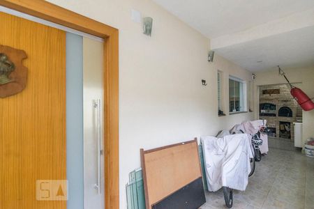 Casa à venda com 240m², 3 quartos e 3 vagas Casa à venda com 240m², 3 quartos e 3 vagasCorredor