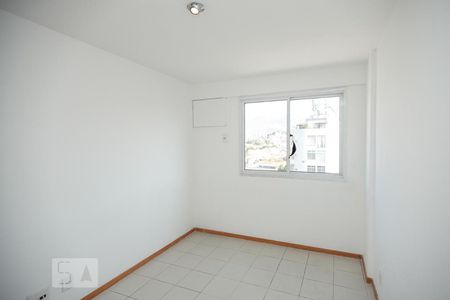 Suíte de apartamento para alugar com 2 quartos, 55m² em Del Castilho, Rio de Janeiro