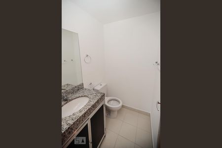 Banheiro suíte de apartamento para alugar com 2 quartos, 55m² em Del Castilho, Rio de Janeiro