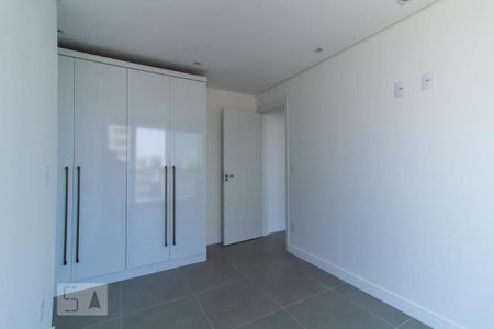 Suíte de apartamento para alugar com 2 quartos, 69m² em Empresarial 18 do Forte, Barueri