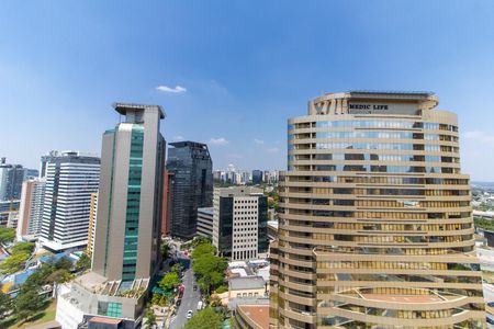 Vista da Sacada da Sala de apartamento para alugar com 2 quartos, 69m² em Empresarial 18 do Forte, Barueri