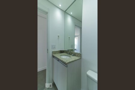 Apartamento para alugar com 69m², 2 quartos e 2 vagasBanheiro do corredor