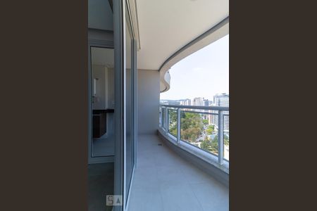 Sacada da Sala de apartamento para alugar com 2 quartos, 69m² em Empresarial 18 do Forte, Barueri