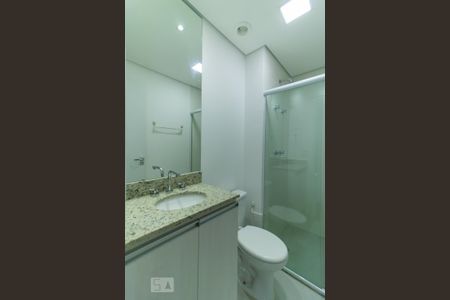 Apartamento para alugar com 69m², 2 quartos e 2 vagasBanheiro do corredor