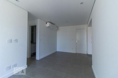 Sala de apartamento para alugar com 2 quartos, 69m² em Empresarial 18 do Forte, Barueri