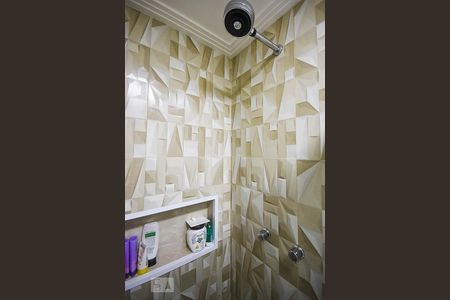 Apartamento para alugar com 70m², 3 quartos e 2 vagas Apartamento para alugar com 70m², 3 quartos e 2 vagasChuveiro do banheiro