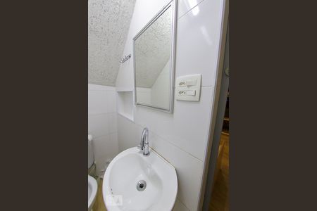 Banheiro de casa para alugar com 1 quarto, 18m² em Jardim Aliança, Guarulhos