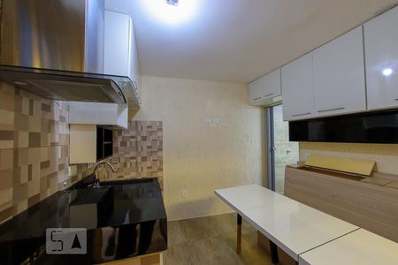 Sala / Cozinha de casa para alugar com 1 quarto, 18m² em Jardim Aliança, Guarulhos