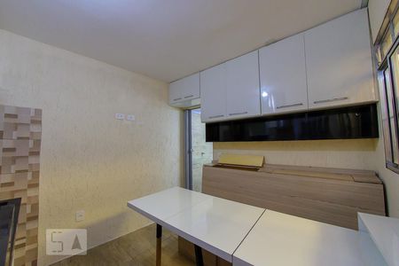 Sala / Cozinha de casa para alugar com 1 quarto, 18m² em Jardim Aliança, Guarulhos