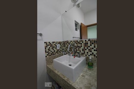 Casa à venda com 250m², 4 quartos e 4 vagasBanheiro da Suíte 1