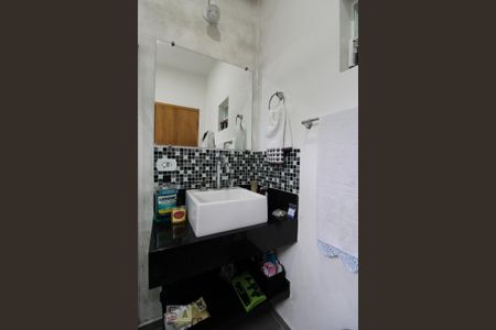 Casa à venda com 250m², 4 quartos e 4 vagasBanheiro da Suíte 2