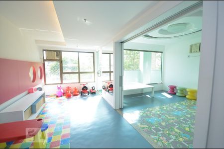 Apartamento à venda com 96m², 3 quartos e 1 vaga Apartamento à venda com 96m², 3 quartos e 1 vagaBrinquedoteca