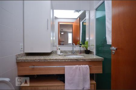 Apartamento à venda com 96m², 3 quartos e 1 vaga Apartamento à venda com 96m², 3 quartos e 1 vagaBanheiro da Suíte