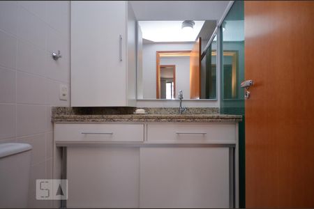 Apartamento à venda com 96m², 3 quartos e 1 vaga Apartamento à venda com 96m², 3 quartos e 1 vagaBanheiro Social