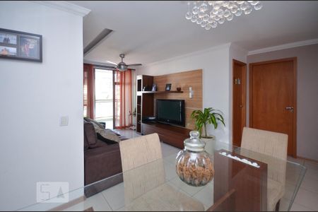Apartamento à venda com 96m², 3 quartos e 1 vaga Apartamento à venda com 96m², 3 quartos e 1 vagaSala