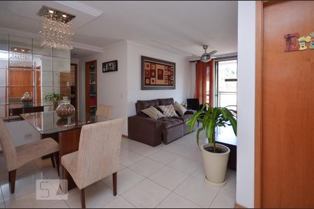 Apartamento à venda com 96m², 3 quartos e 1 vaga Apartamento à venda com 96m², 3 quartos e 1 vagaSala