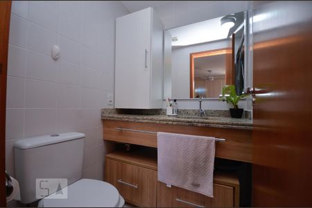 Apartamento à venda com 96m², 3 quartos e 1 vaga Apartamento à venda com 96m², 3 quartos e 1 vagaBanheiro da Suíte