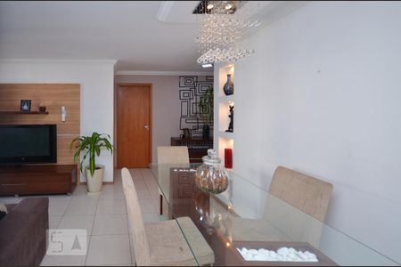 Apartamento à venda com 96m², 3 quartos e 1 vaga Apartamento à venda com 96m², 3 quartos e 1 vagaSala