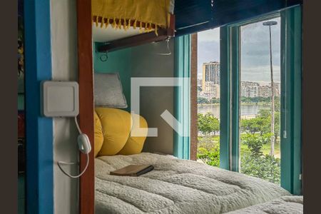 Apartamento à venda com 67m², 2 quartos e sem vaga Apartamento à venda com 67m², 2 quartos e sem vagaÁrea de Serviço Quarto