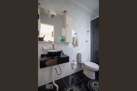 Casa de condomínio para alugar com 240m², 3 quartos e 3 vagas Casa de condomínio para alugar com 240m², 3 quartos e 3 vagasBanheiro