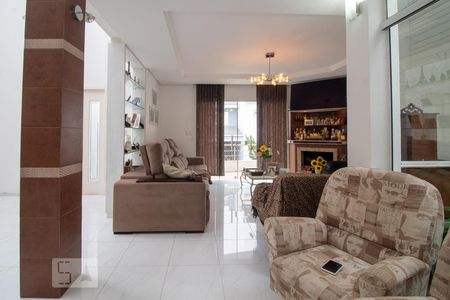 Sala de casa de condomínio para alugar com 3 quartos, 240m² em Jardim Leopoldina, Porto Alegre
