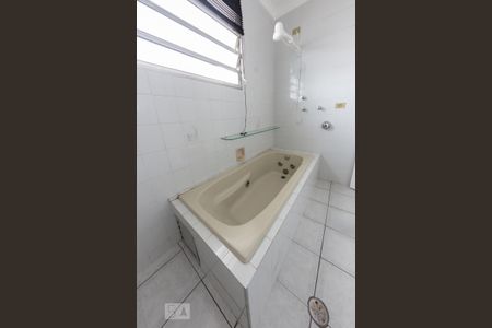 Casa para alugar com 140m², 3 quartos e 3 vagasBanheiro 1