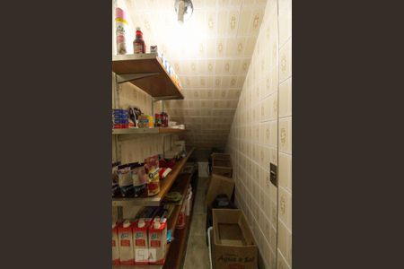 Casa à venda com 280m², 4 quartos e 5 vagas Casa à venda com 280m², 4 quartos e 5 vagasDespensa