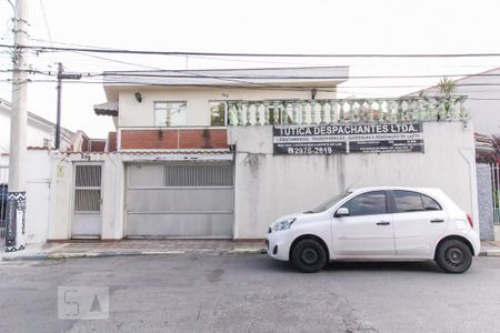 Casa à venda com 280m², 4 quartos e 5 vagas Casa à venda com 280m², 4 quartos e 5 vagasFachada